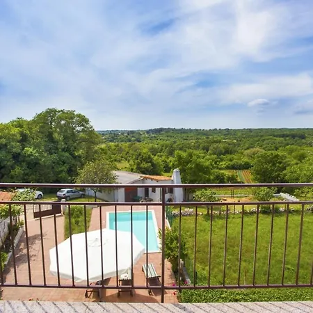 Elvis, Village Kujici Ferienhaus Hreljići
