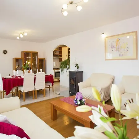 Ferienhaus Elvis, Village Kujici Hreljići