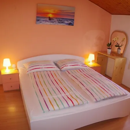 Ferienhaus Elvis, Village Kujici